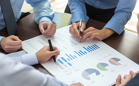 自行記賬與代理記賬成本對比 自行記賬與代理記賬成本對比